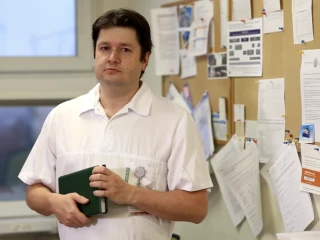 Roztroušená skleróza (RS) dr. Ampapa