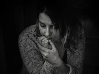 Deprese_depresivní_pacient_smutek_zármutek_žal