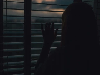 Deprese_schizofrenie_smutek_psychika_letargie_smutna_zena