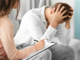 Depresivni_muz_ordinace_lekar_pacient_uzkost_deprese