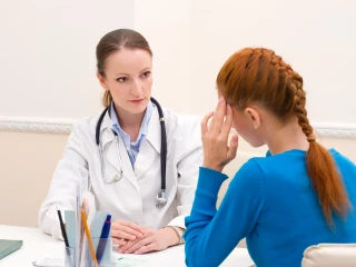 PL_diagnostika_vysetreni_doktorka_pacientka_bolest_hlava