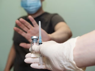 patient afraid of injection at home