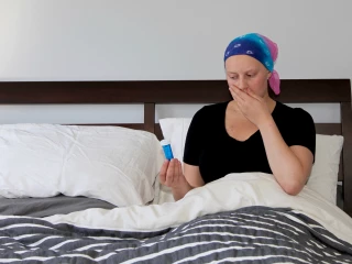 Onkologická pacientka s nauzeou bere antiemetika