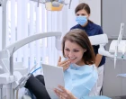 dentální implantát_žena