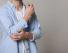 Tenisový loket_muž
