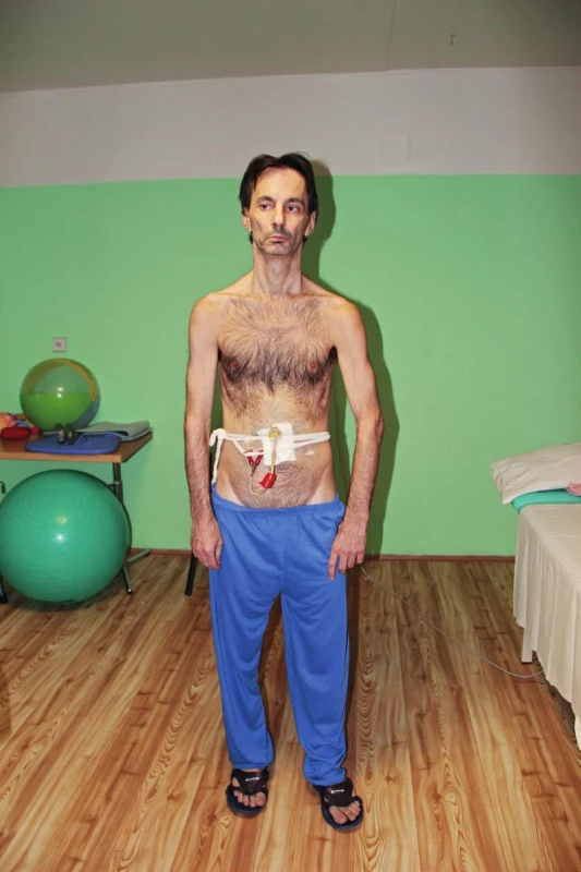Ukázka držení těla – pohled z boku.