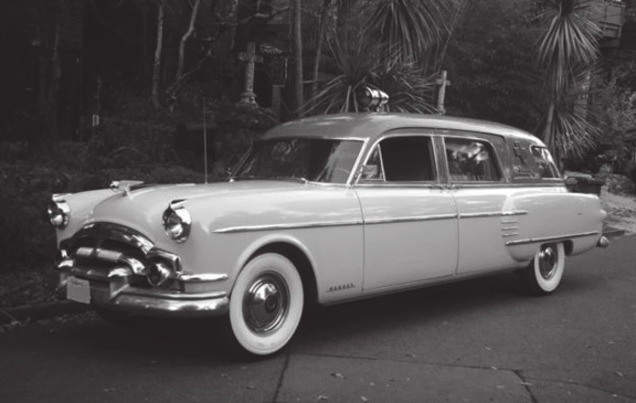 Kombinovaný automobil ambulance/pohřební vůz, Packard, 1953 (Bo Murs Ambulance and Hearse)
