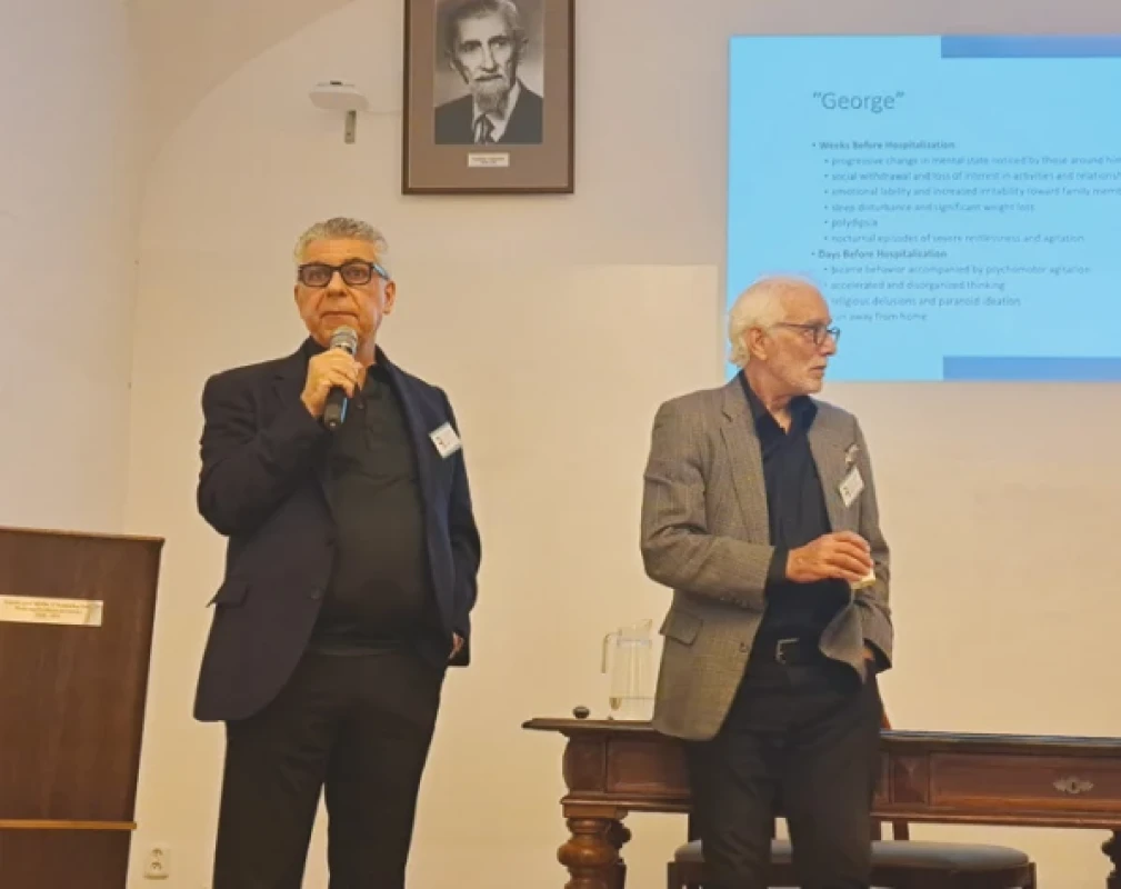 Dr.Khadivi (vlevo) a Dr. Kleiger ve Vondráčkově posluchárně PK VFN.