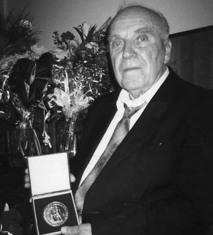 Prof. J. Šváb (oslava 80. narozenin v Bardejově)
Fig. 1. Professor J. Šváb (his 80<sup>th</sup> birthday celebration in Bardejov)
