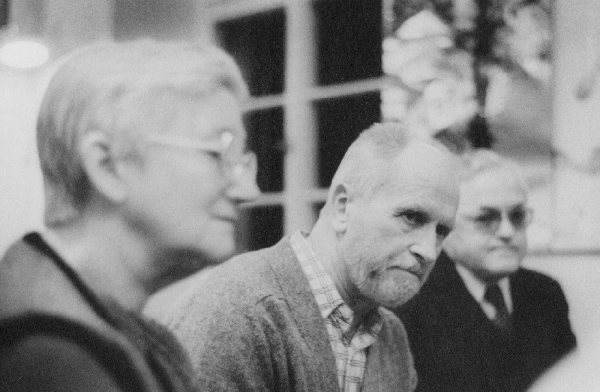 Skála naslouchající (Apolinář XI./1989, s A. Maťovou).