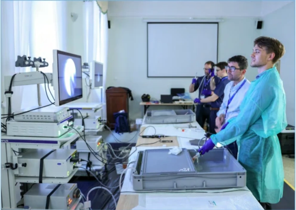 Součástí programu sympozia byly populární Hands on training kurzy. Fig. 5. The symposium program included popular Hands-on training courses. 