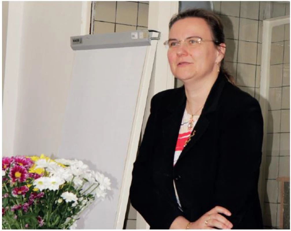 Jeden z bloků přednášek koordinovala přednostka brněnské stomatologické kliniky prof. Izakovičová Hollá