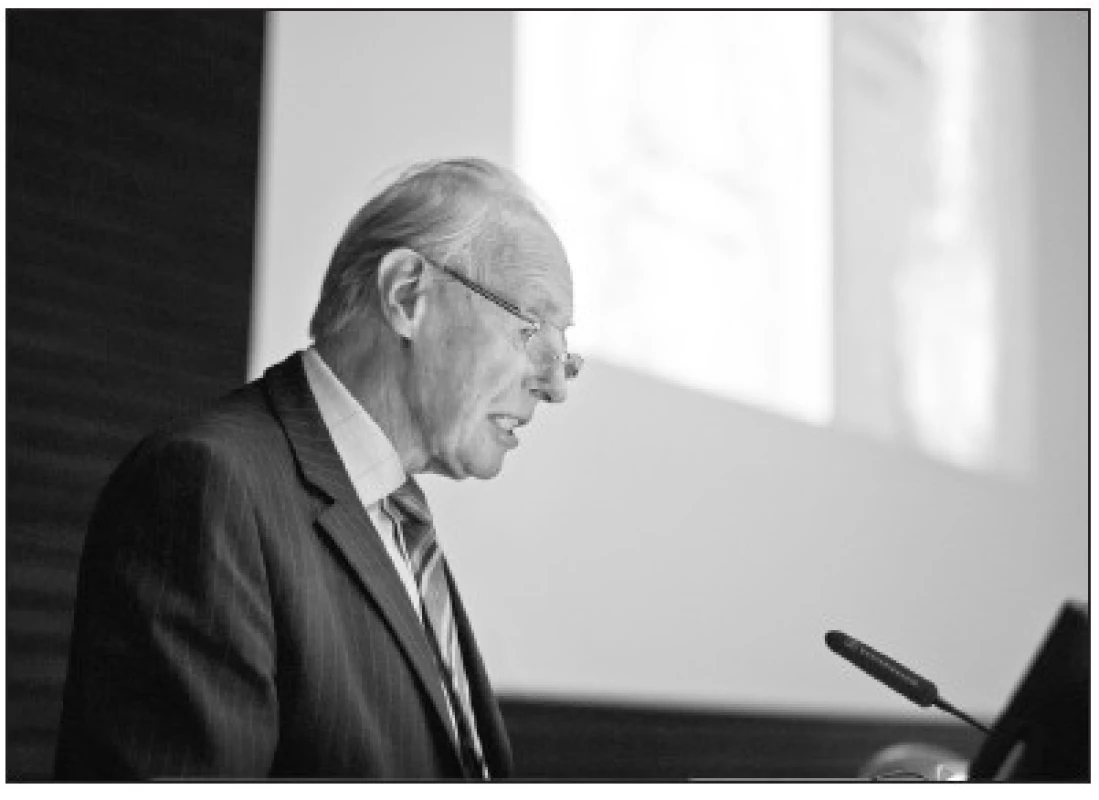Profesor Richard John Heald, Obe Mchir FRCS