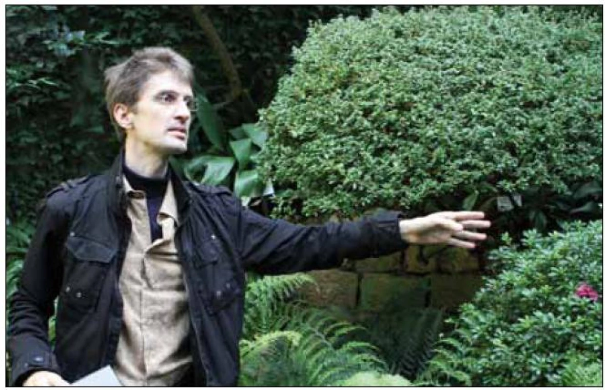 Alexander Laatsch (Institut molekulární biologie, Universität Hamburg) při přednášce v botanické zahradě. Foto Damir Perisa.