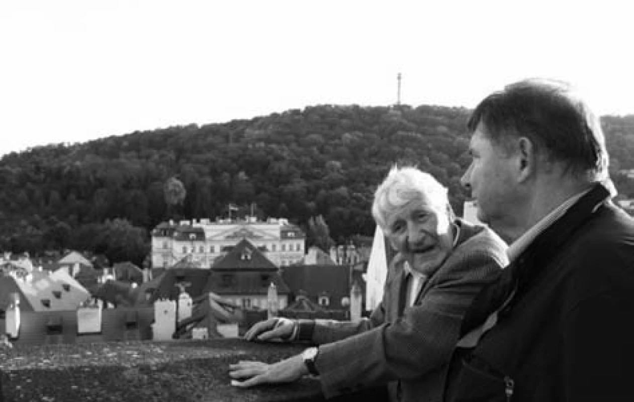 Profesoři Riehm a Kowalczyk při prohlídce Prahy.