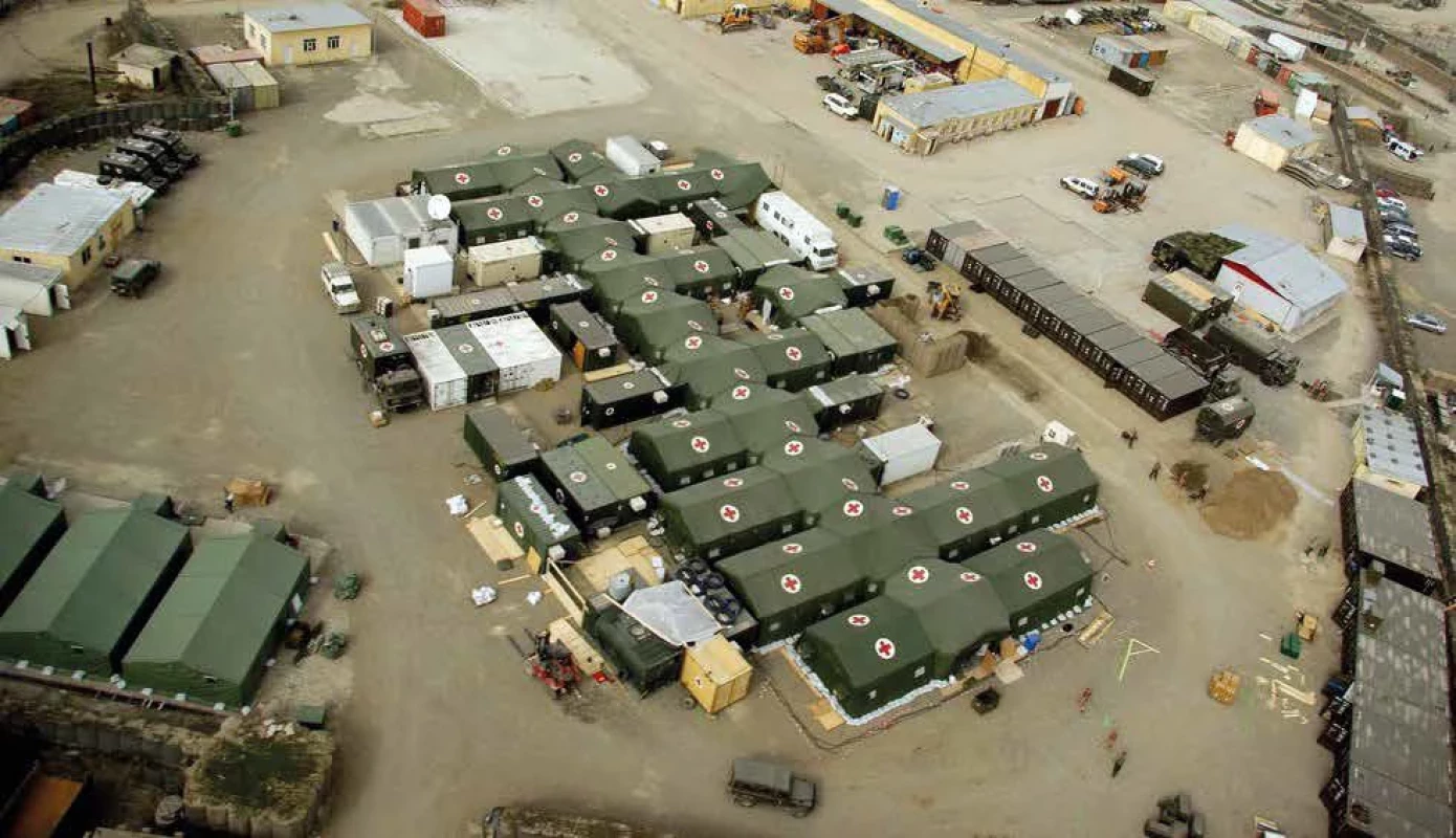 Letecký pohled na českou polní nemocnici v Kábulu, Afghánistán 2008   Fig. 1: Aerial view of the Czech Field Hospital in Kabul, Afghanistan 2008