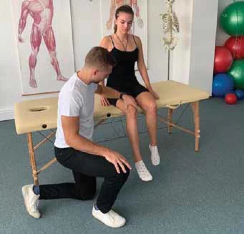 Kompresný test v sede 1. Fig. 2. Seated compression test 1.