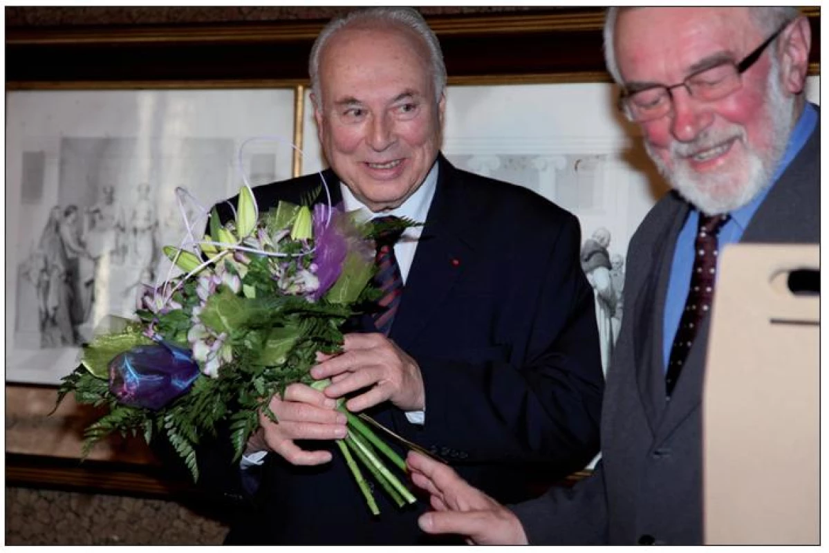 Prof. MUDr. Jaroslav Blahoš, DrSc. s prof. JUDr. Václavem Pavlíčkem při slavnostním předávání cen.
5x Foto: Stanislava Kyselová