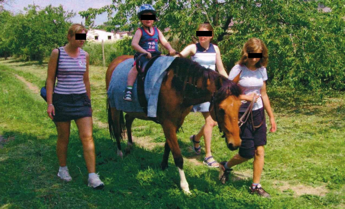 Dětská mozková obrna – kvadruparetická forma, afázie, mentální retardace.