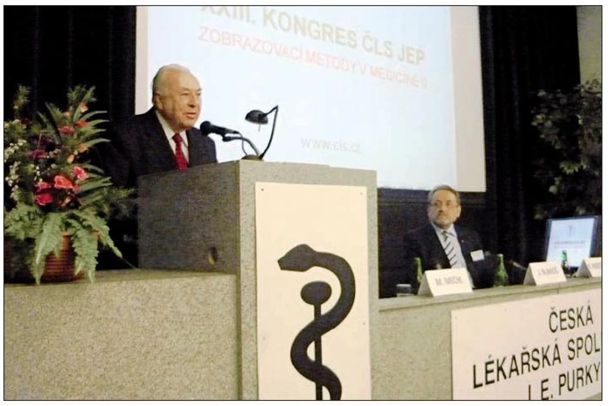 Prof. MUDr. Jaroslav Blahoš, DrSc. při vystoupení na XXIII. kongresu ČLS JEP.
Foto: Archiv.