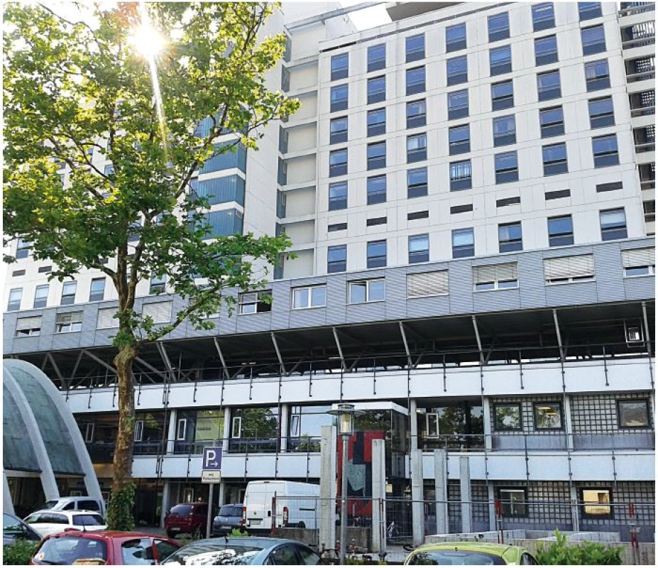 Budova ORL kliniky Univerzitní nemocnice ve Freiburgu.