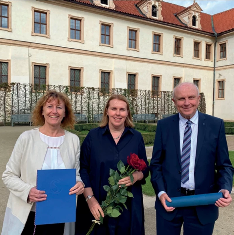 Koordinátoři monografie Dětská hematologie krátce  po převzetí ceny v Senátu Parlamentu České republiky. Zleva  prof. Dagmar Pospíšilová, doc. Lucie Šrámková a prof. Jan Starý