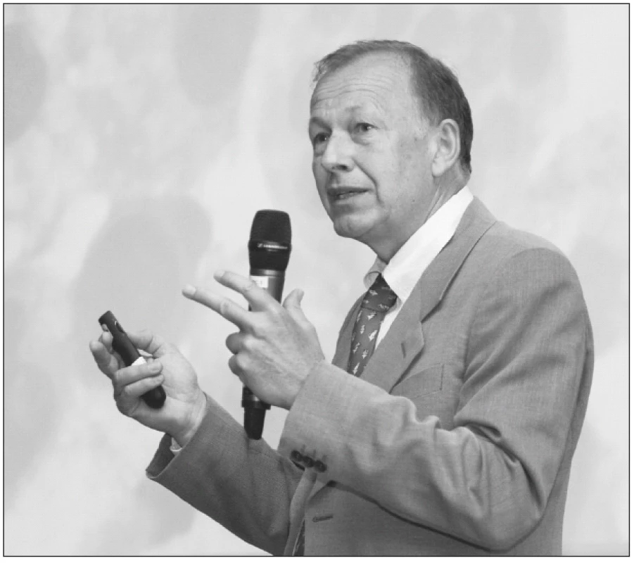 Profesor Jan Hastka z Mannheimu přednášel o morfologii a imunocytologii pleurálních výpotků.