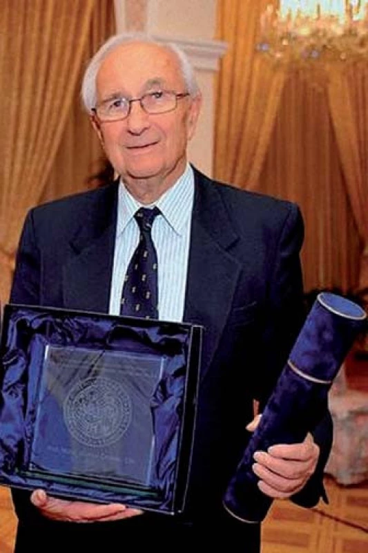 Prof. Čerbák po udělení Libenského medaile.