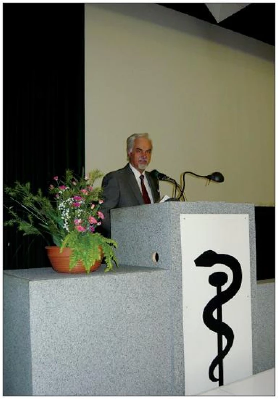 Místopředseda ČLS JEP prof. MUDr. Vladimír Palička, CSc., Dr.h.c. při úvodním projevu na XXI. kongresu ČLS JEP věnovaném problematice personalizované medicíny.