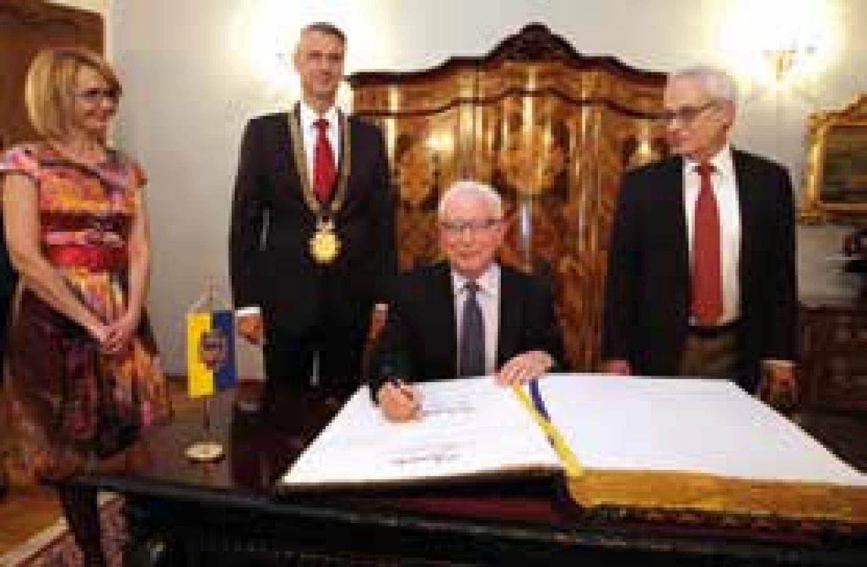 Prijatie prof. Tomáša Ganza, MD, PhD., a prof. Petra Ganza, MD., primátorom mesta Košice, MUDr. Richardom Rašim, PhD., MPH, v historickej radnici