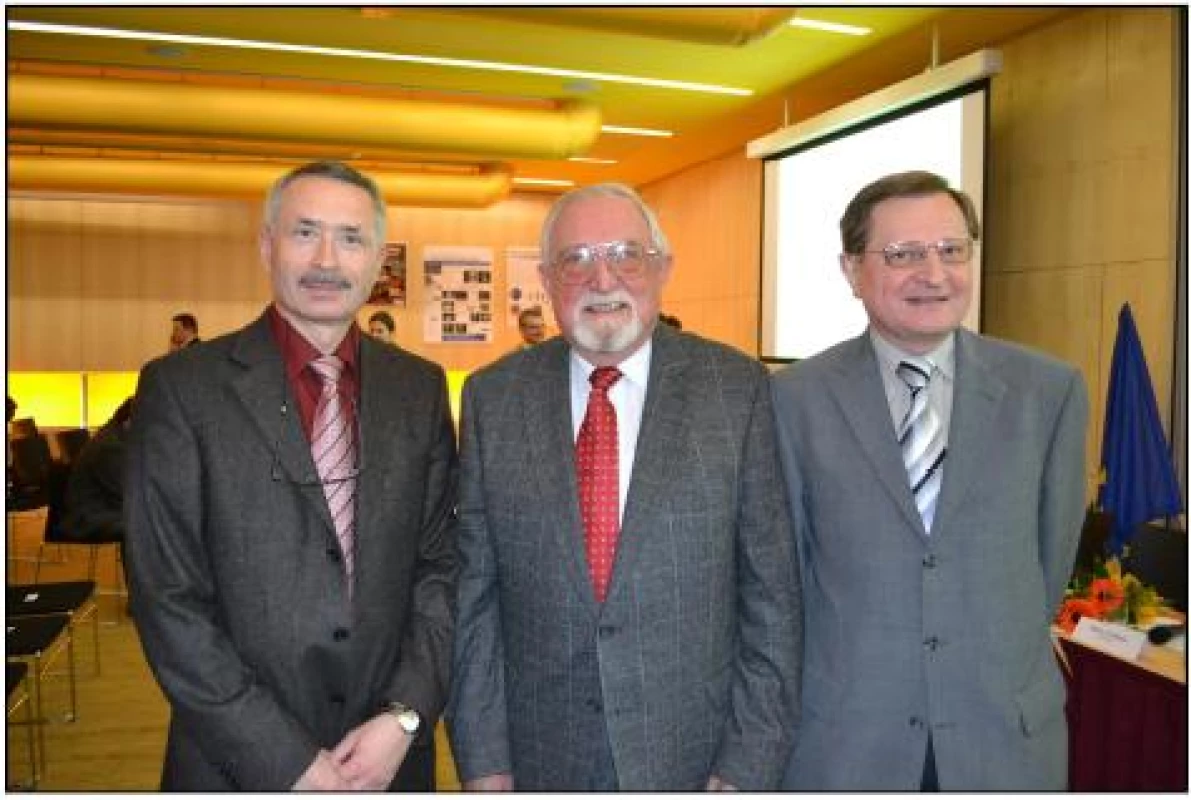 Tři generace primářů úrazovky, zleva MUDr. K. Edelmann, Ph.D., MUDr. O. Trefný, CSc., MUDr. J. Houser
