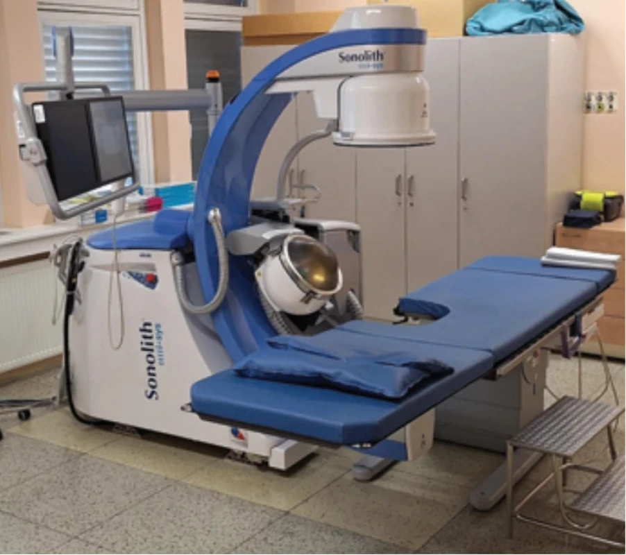 Litotryptor EDAP-TMS-Sonolith i-sys, Uroradiologické centrum, Urologická klinika FNOL. Fig. 1. EDAP-TMS-Sonolith i-sys lithotripter, Uroradiology Center, Department of Urology, FNOL.