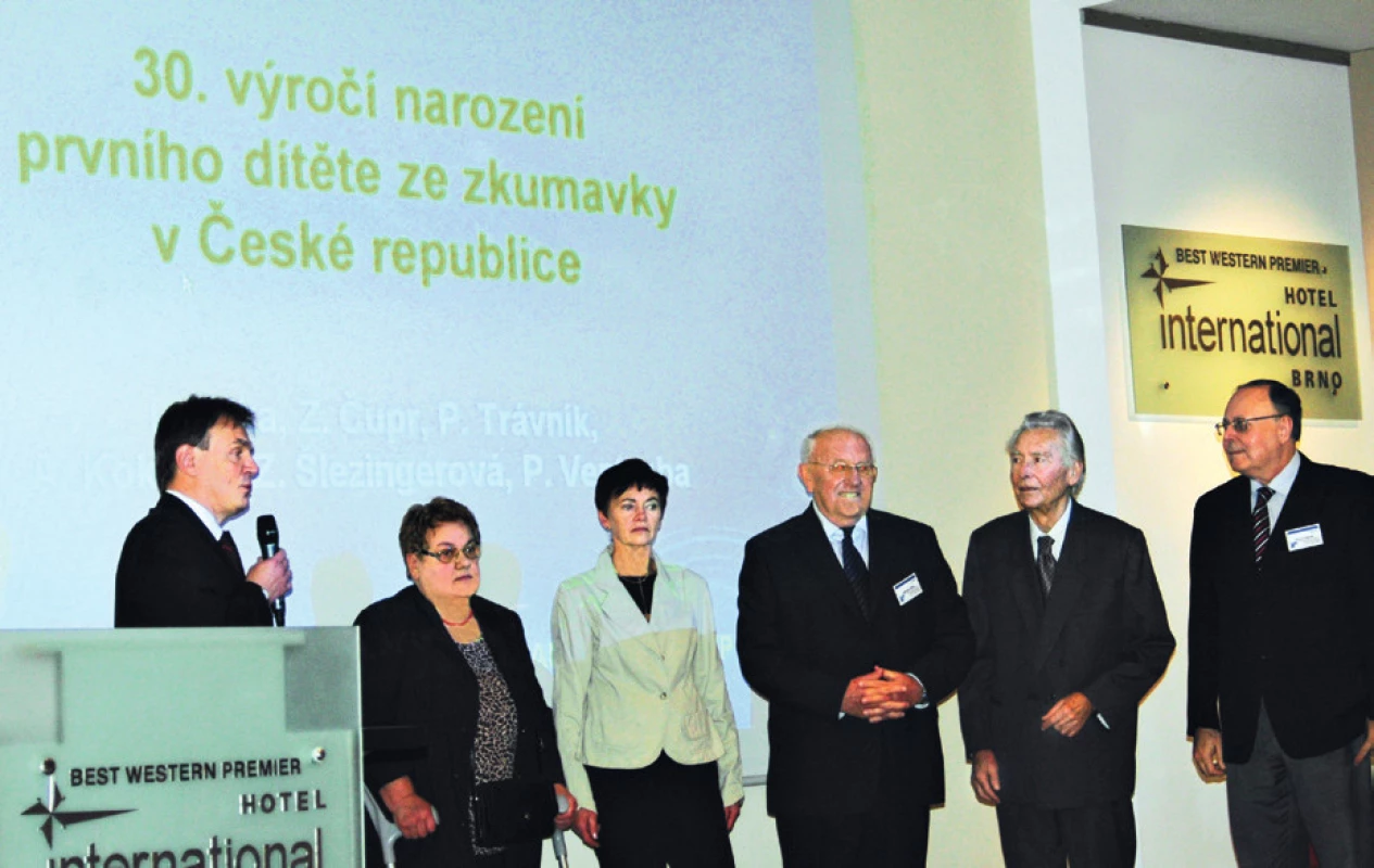 Kolektiv zrodu prvního dítěte ze zkumavky v České republice