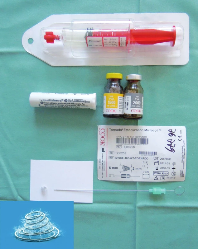 Embolizační agens – nahoře Embosphere<sup>®</sup>, uprostřed Histoacryl<sup>®</sup> a preparát PVA Foam, dole mikroembolizační spirála Tornado<sup>®</sup> s detailem spirály v levém dolním rohu
Fig. 1. Embolization agents – at the top Embosphere<sup>®</sup>, in the middle Histoacryl<sup>®</sup> and PVA Foam, at the bottom Tornado <sup>®</sup> embolization microcoil with the detail of the coil in the bottom left corner