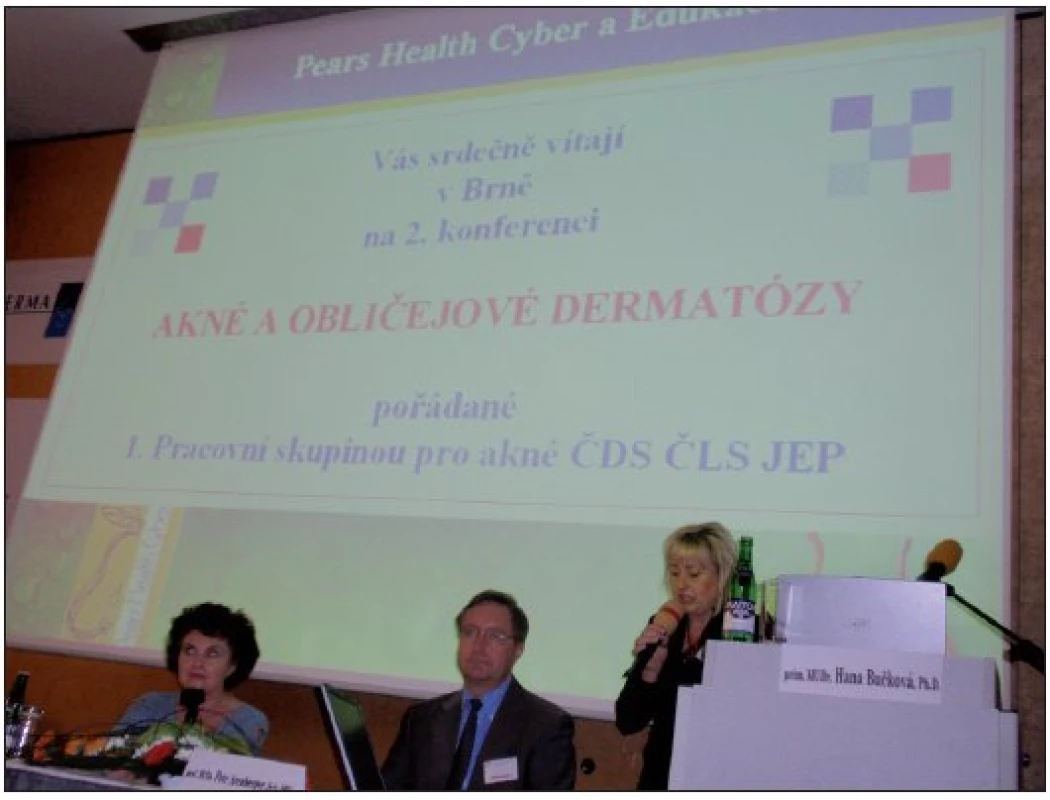 Doc. MUDr. Jarmila Rulcová a prof. MUDr. Petr Arenberger při zahájení konference.
