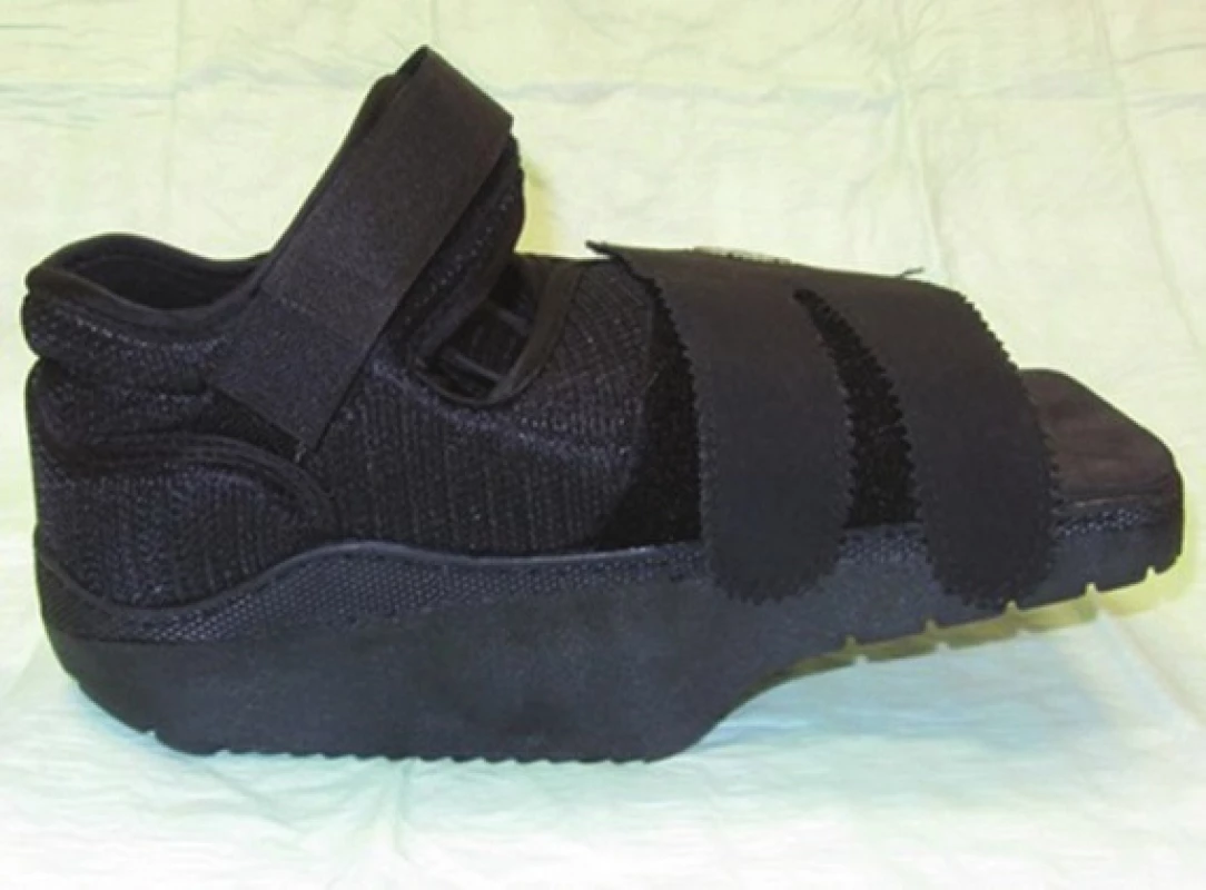 Obuv odlehčovací a pooperační
Fig. 1: Half-shoe