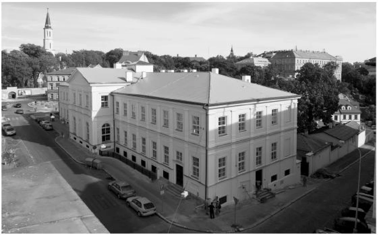 Budova 1. LF UK U Nemocnice 4 – současný stav (fotoarchiv Ústavu dějin lékařství a cizích jazyků)