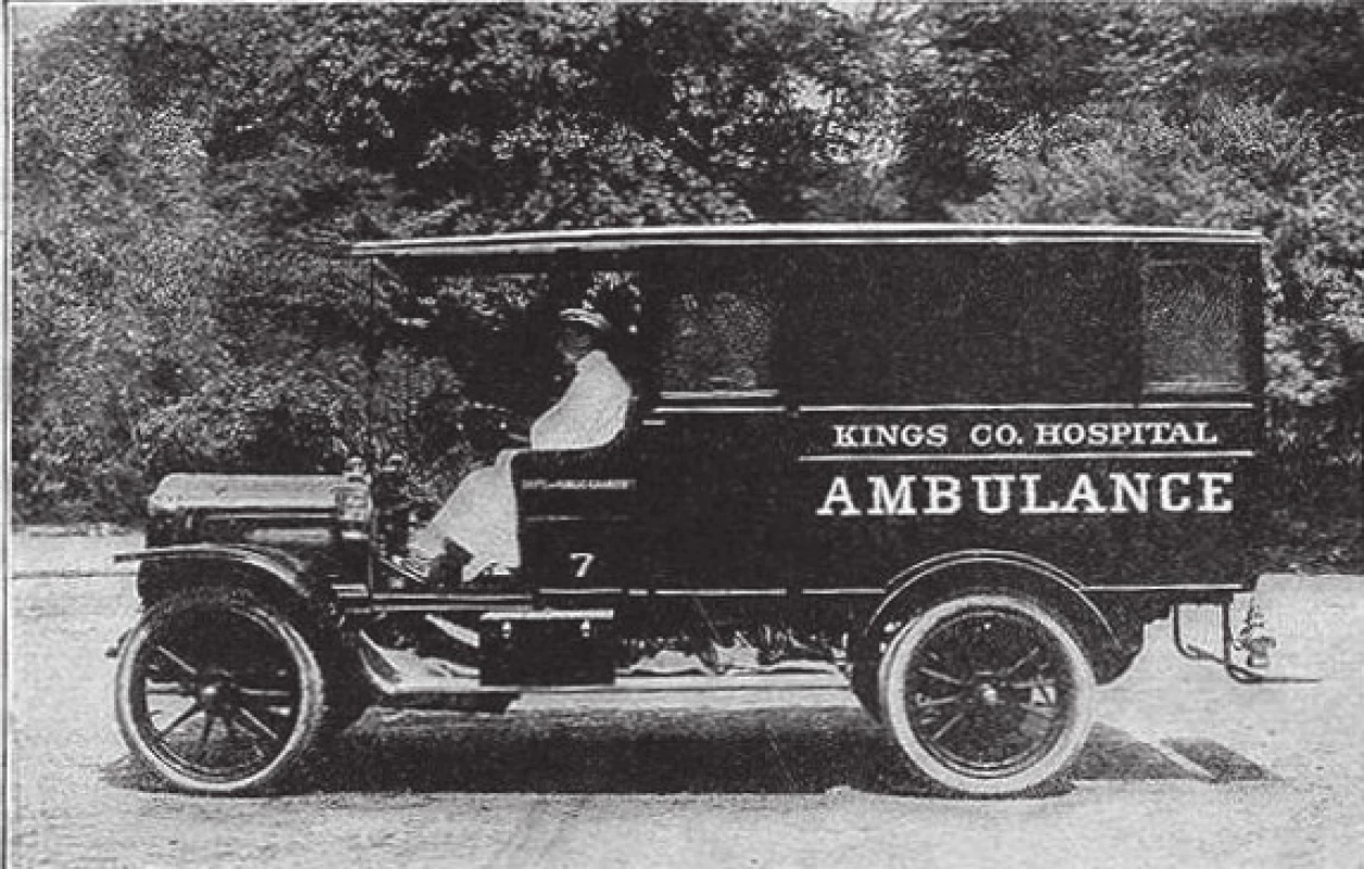Parní sanitní automobil White, 1908 (National EMS Museum)
