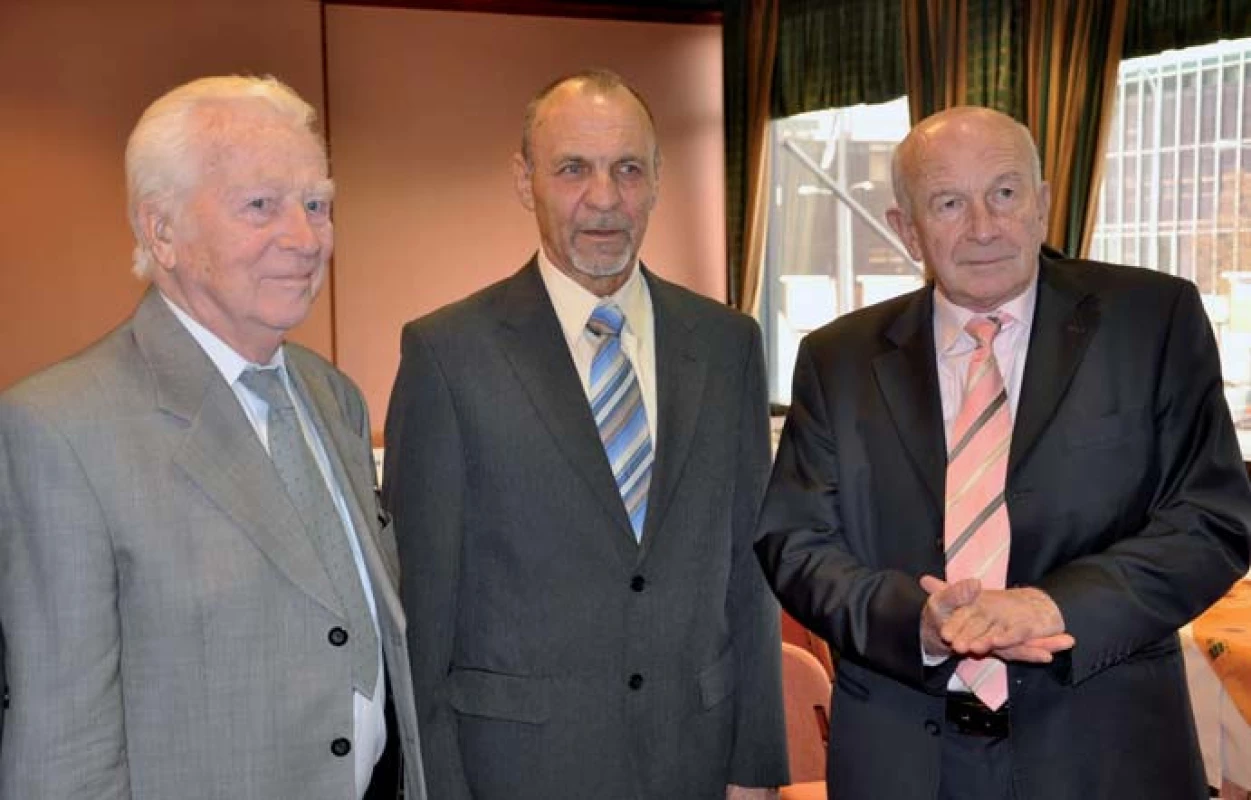 prof. Vladimír Kořístek, Josef Mynář a prof. Jan Černý – 30 let po první transplantaci jater v Československu.