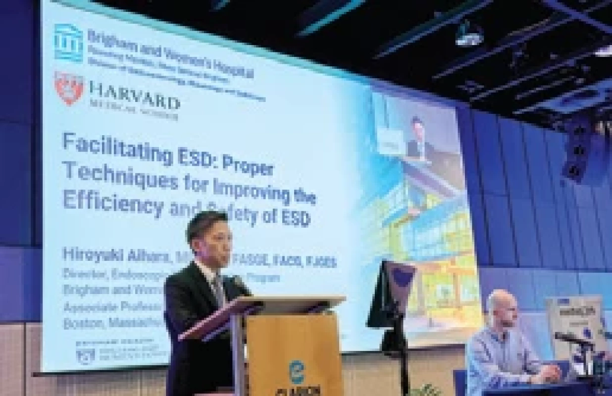 OLE 2025 – prof. Hiroyuki Aihara (Harvard Medical School, Boston, USA) přednáší „State of the art“ na téma Facilitating ESD: Proper Techniques for Improving the Effi ciency and Safety of ESD. Fig. 􀍷􀍶. OLE 2025 – Prof. Hiroyuki Aihara (Harvard Medical School, Boston, USA) giving a lecture on “State of the art” on the topic of Facilitating ESD: Proper Techniques for Improving the Effi ciency and Safety of ESD.