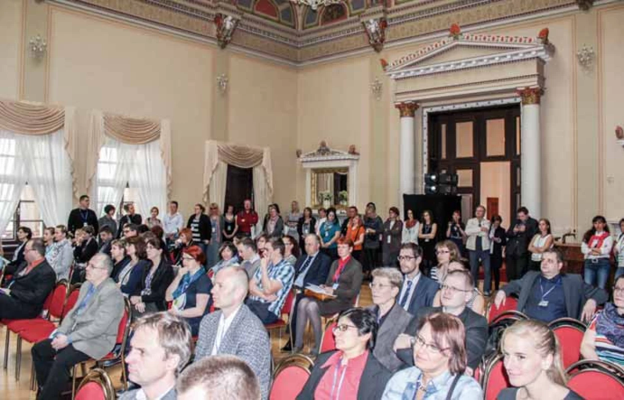 Odborný lékařský program v Muchově sále pozorně sledovalo 160 účastníků.
Fig. 1. Specialised medical programme in the Mucha Hall was followed by 160 participants.
