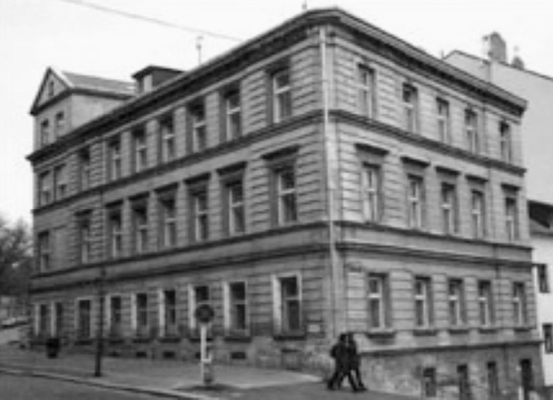 Rok 1884 – Dětská poliklinika a klinika Na křižovatce (35 lůžek)
