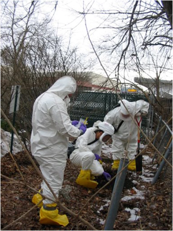 CDC epidemiologists are collecting environmental samples in a histoplasmosis outbreak investigation.