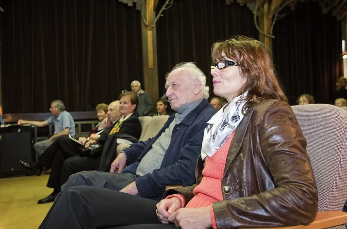 Arnošt Lustig a RNDr. Marketa Malisova na memoriali