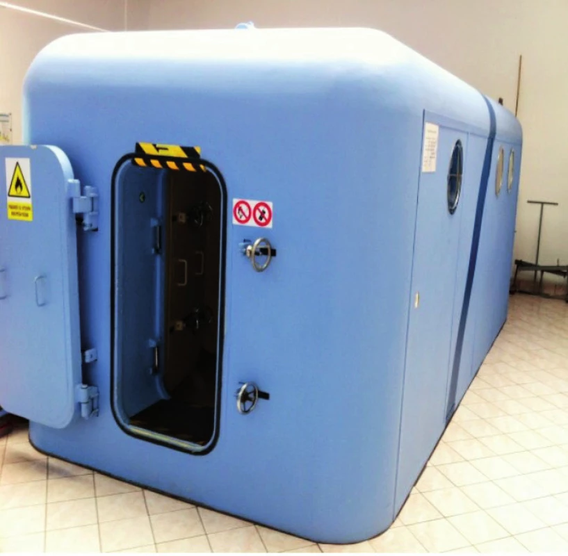 Pracoviště hyperbarické komory.