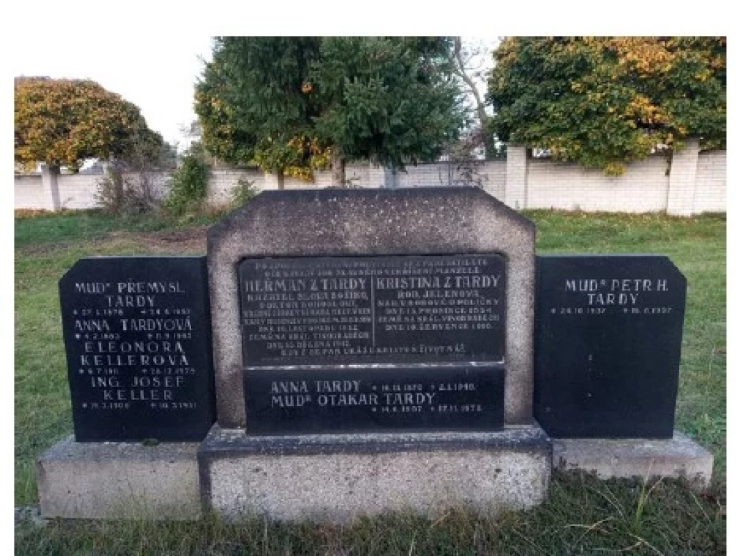 Rodinná hrobka v Libici nad Cidlinou