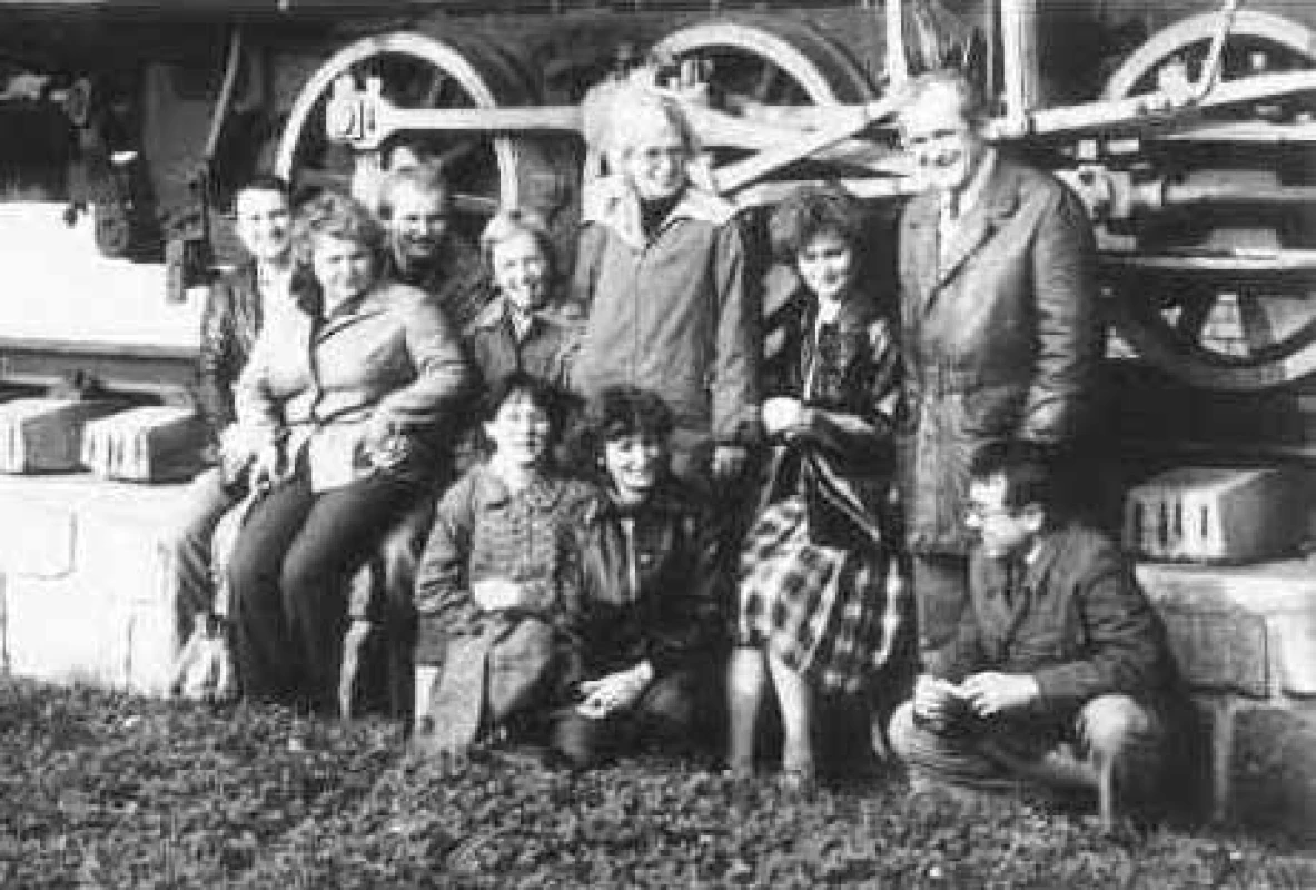 Fotografie kolektivu šumperské patologie z roku 1986 (zcela vpravo
stojí prim. Vl. Bláha, Přerov - náš tehdejší hostitel).