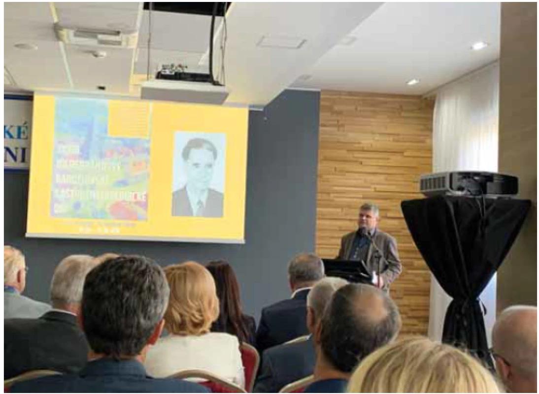Prezident Slovenskej gastroenterologickej spoločnosti
doc. M. Huorka pri prihovore jubilantom.
