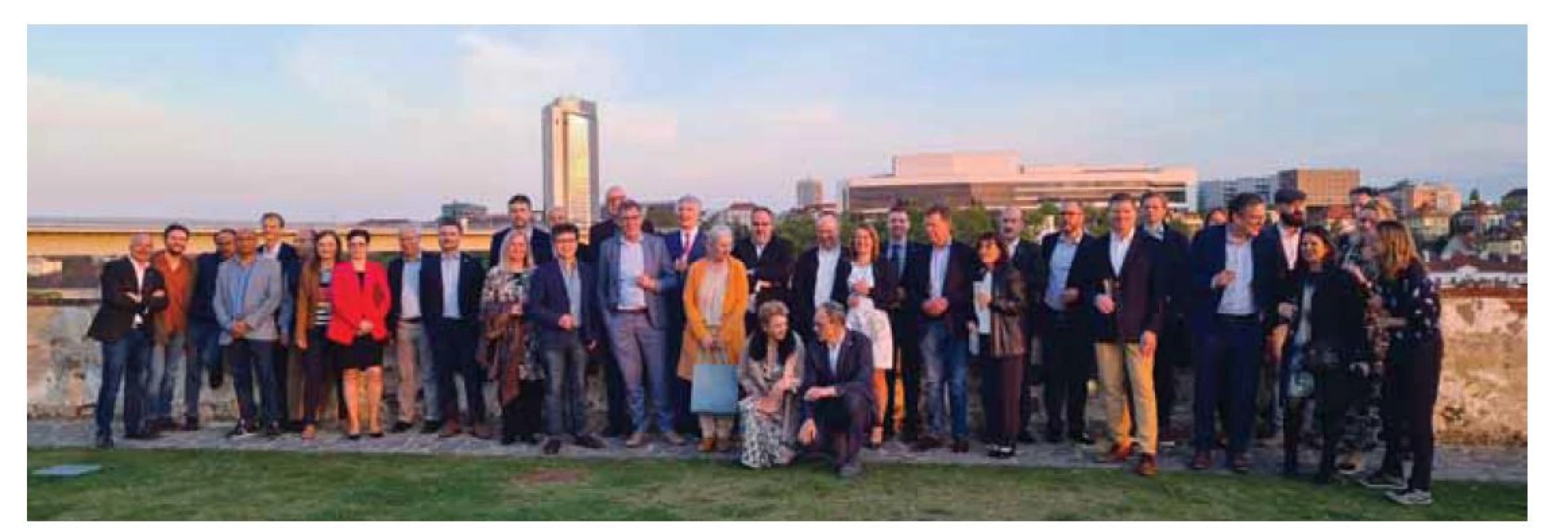 Elita světové digestivní endoskopie v Praze.<br>
Fig. 1. The world elite of digestive endoscopy in Prague.