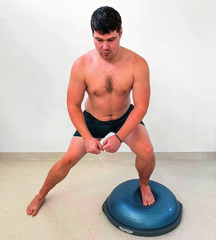 Boční výpad s využitím nestabilní plochy – bosu.